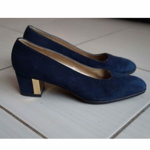 St. John Vintage Suede Navy Blue Block Heels Pumps